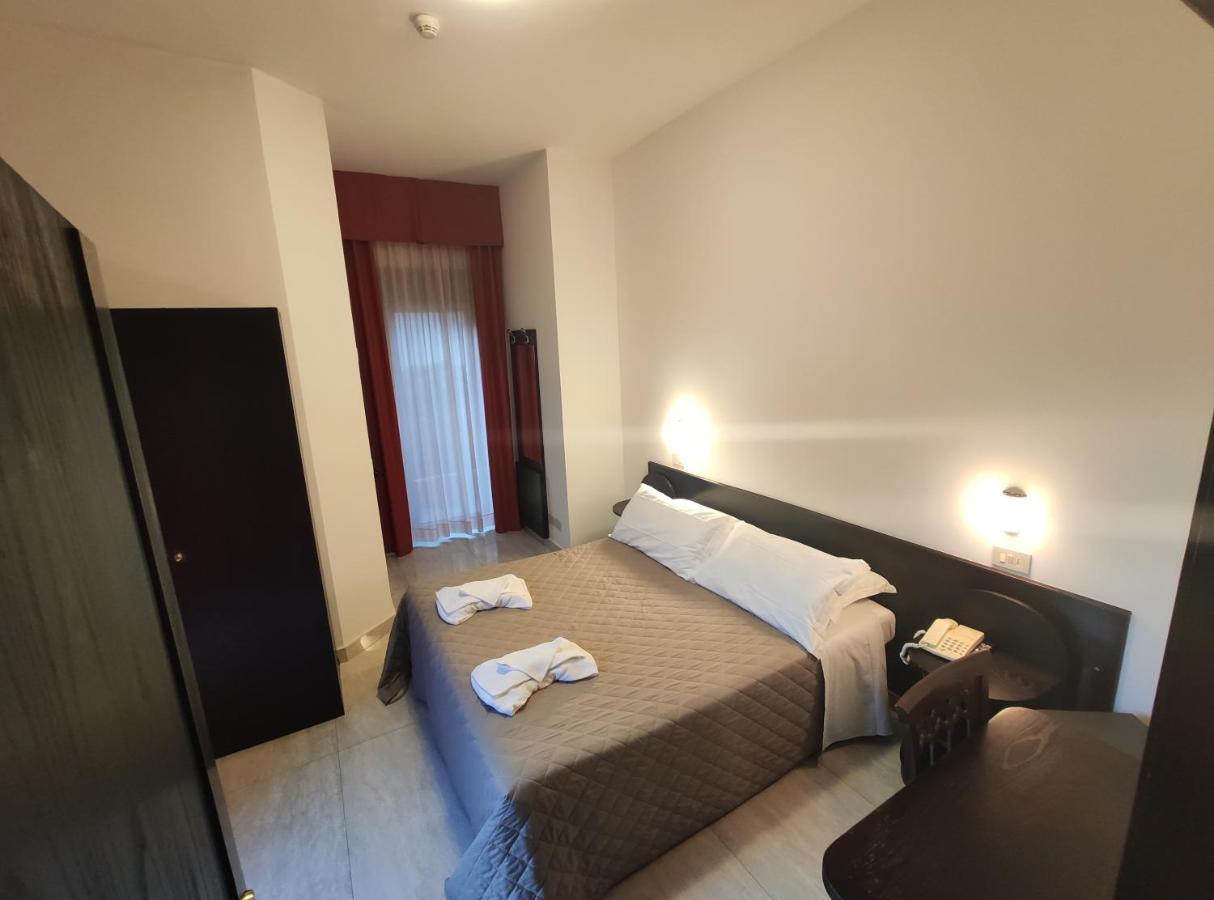 Hotel Memory Rimini Exteriör bild