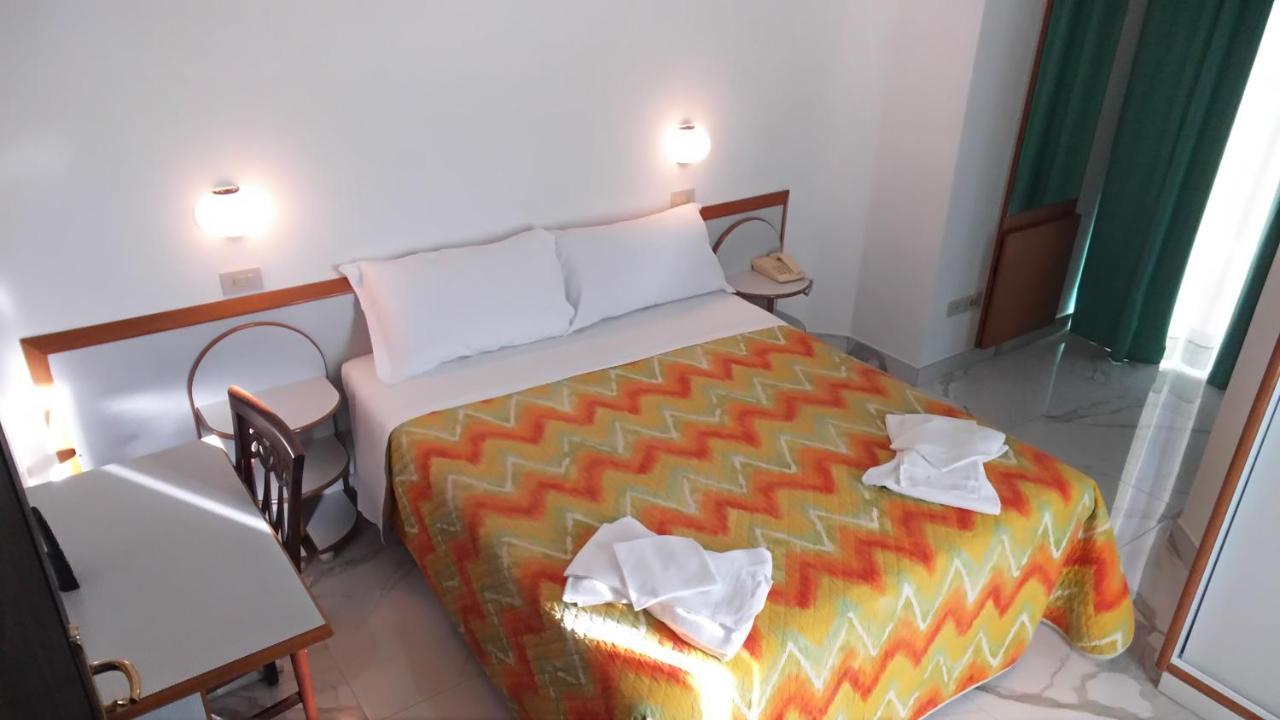 Hotel Memory Rimini Exteriör bild